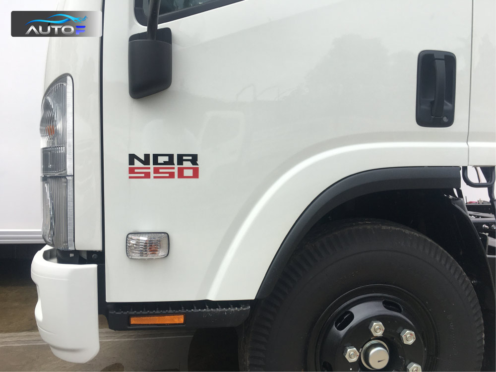 Giá xe tải đông lạnh Isuzu 5 tấn NQR 550